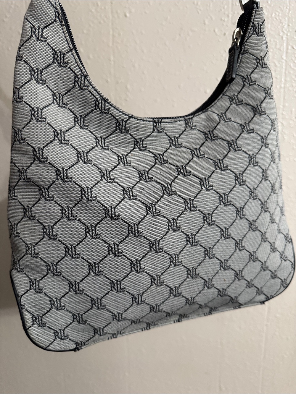 Ralph Lauren Gray Monogram Shoulder Bag with Black Trim - Picture 5 of 16